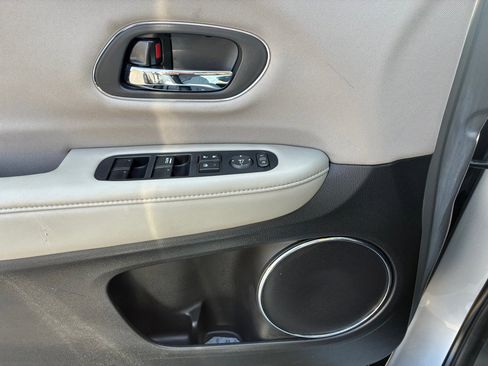 Used 2018 Honda HR-V EX image 29