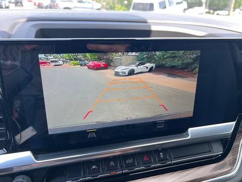 Certified 2022 Chevrolet Silverado 1500 LT AWD/4WD image 19