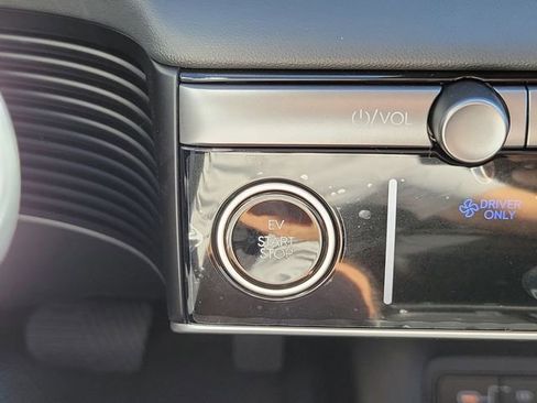 New 2026 Hyundai Ioniq 5 SE image 9