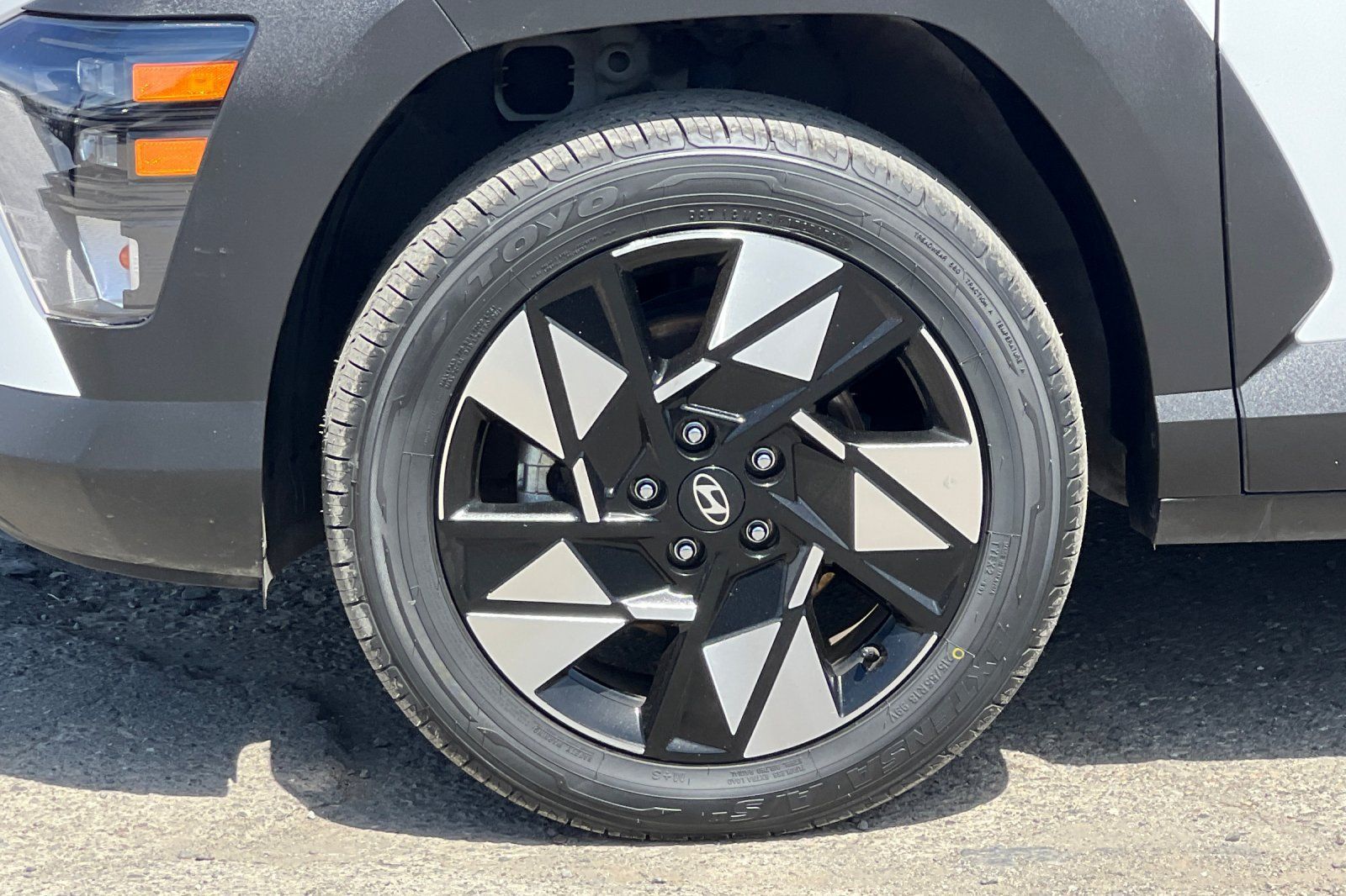 Used 2024 Hyundai Kona SEL AWD/4WD image 28