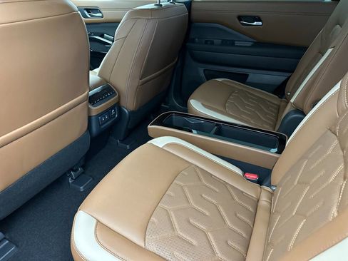 New 2026 Nissan Pathfinder Platinum AWD/4WD image 11