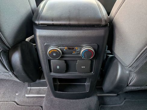 Used 2021 Ford Explorer XLT AWD/4WD image 37