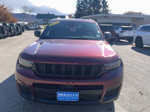New 2025 Jeep Grand Cherokee L Altitude image 2