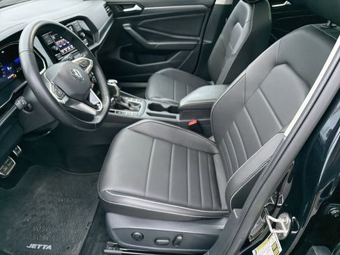 Used 2023 Volkswagen Jetta SE image 10