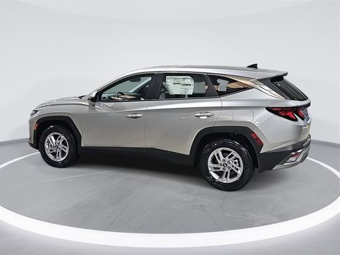 New 2026 Hyundai Tucson SE image 8