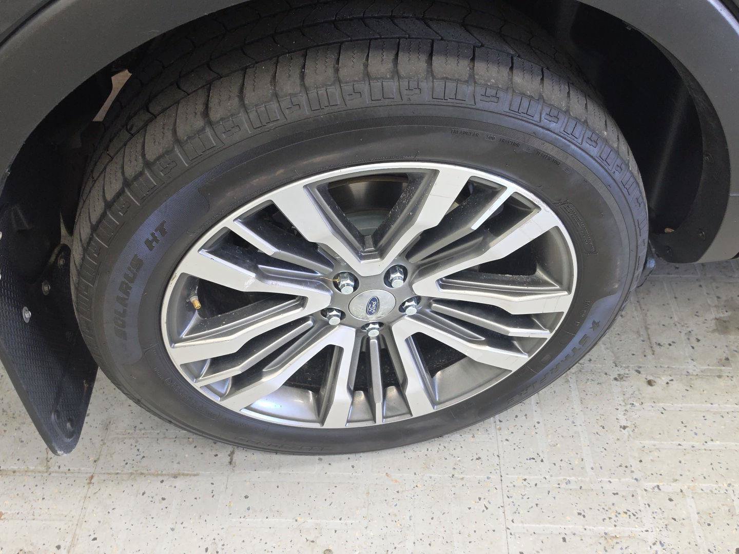 Used 2019 Ford Explorer Platinum AWD/4WD image 24