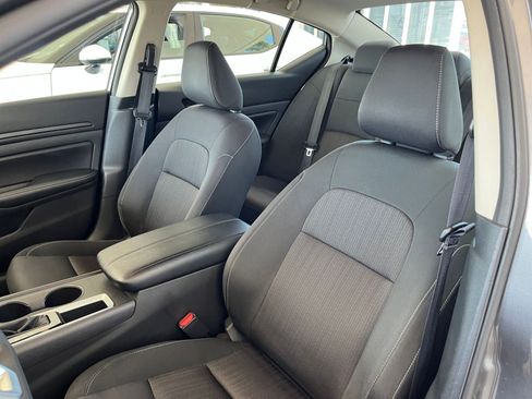 Used 2025 Nissan Altima 2.5 SV FWD image 37