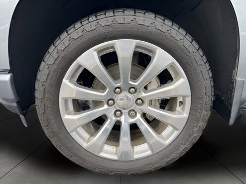 Used 2019 Chevrolet Silverado 1500 High Country w/ Technology Package image 36