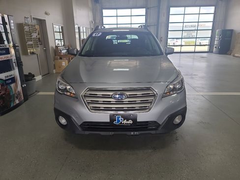 Used 2017 Subaru Outback 2.5i Premium AWD/4WD image 8