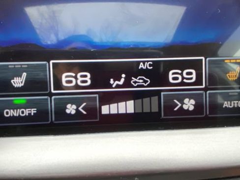 Used 2023 Subaru Outback Premium AWD/4WD image 27