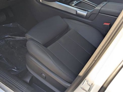 New 2026 Mercedes-Benz GLB 250 image 4