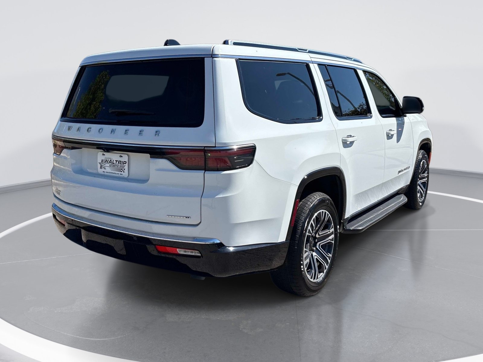 Used 2024 Jeep Wagoneer Series II w/ Rear Seat Video Group 1 AWD/4WD image 8