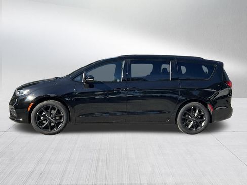 New 2026 Chrysler Pacifica Select w/ S Appearance Package image 8
