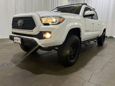 Certified 2019 Toyota Tacoma TRD Sport w/ Technology Package AWD/4WD image 25
