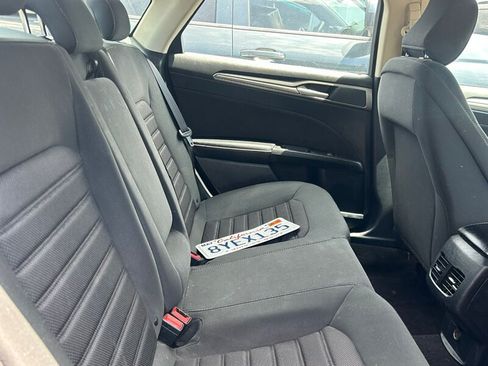 Used 2020 Ford Fusion SE FWD image 18