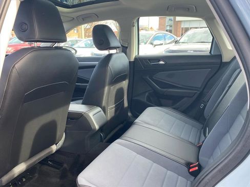 Certified 2025 Volkswagen Jetta SE image 20