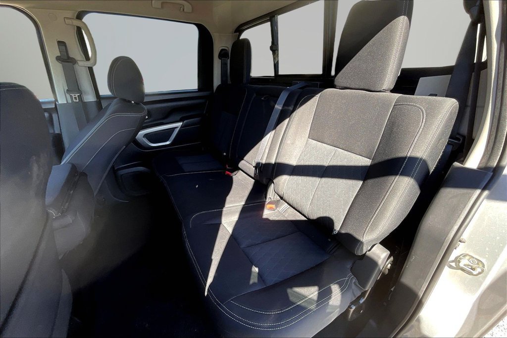 Used 2018 Nissan Titan SV AWD/4WD image 22