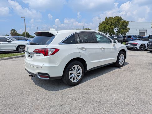 Used 2017 Acura RDX w/ Tech & AcuraWatch Plus Pack FWD image 4