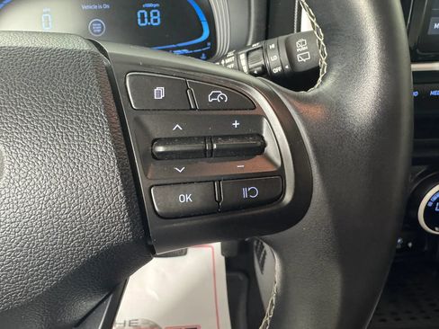 Used 2023 Hyundai Venue Limited w/ Cargo Package FWD image 16