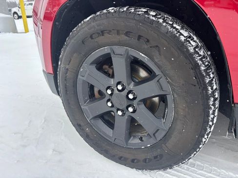 Used 2014 GMC Acadia SLE image 9