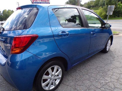 Used 2017 Toyota Yaris 4-Door Hatchback FWD image 10