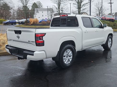 Used 2022 Nissan Frontier SV w/ Technology Package image 2