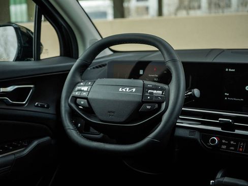 New 2026 Kia Sportage SX image 16
