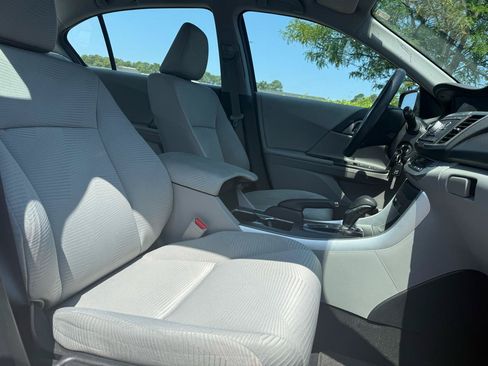 Used 2014 Honda Accord LX image 17