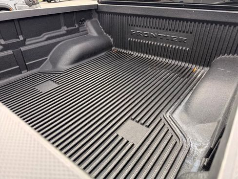 Used 2023 Nissan Frontier SV image 30