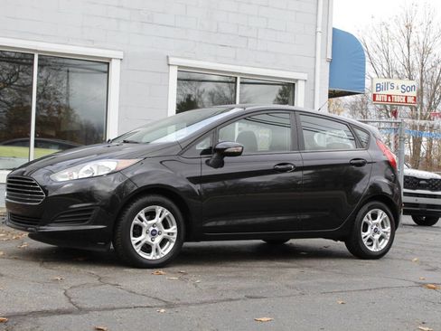 Used 2015 Ford Fiesta SE image 6