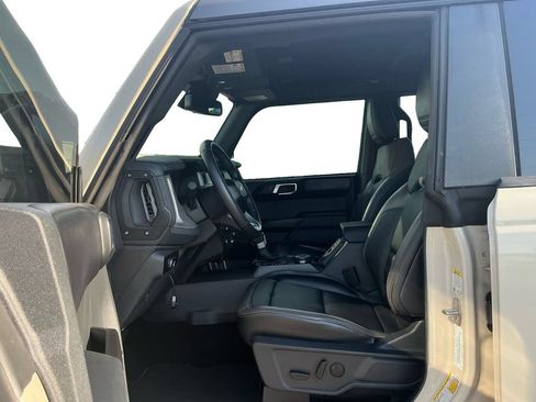 Used 2025 Ford Bronco Outer Banks AWD/4WD image 14