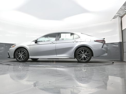 Used 2024 Toyota Camry SE FWD image 28