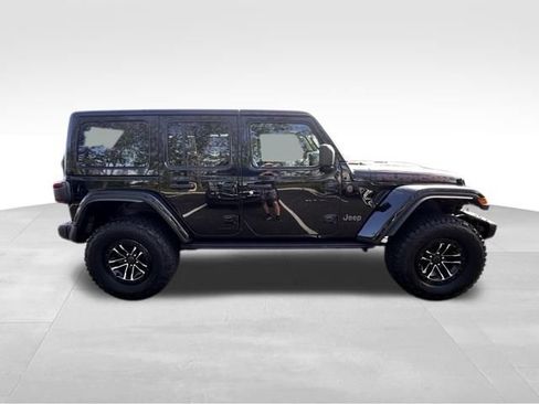 Used 2025 Jeep Wrangler Unlimited Rubicon AWD/4WD image 10
