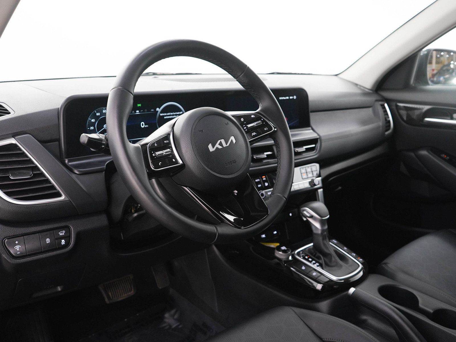 Used 2025 Kia Seltos EX w/ EX Sunroof Package AWD/4WD image 25