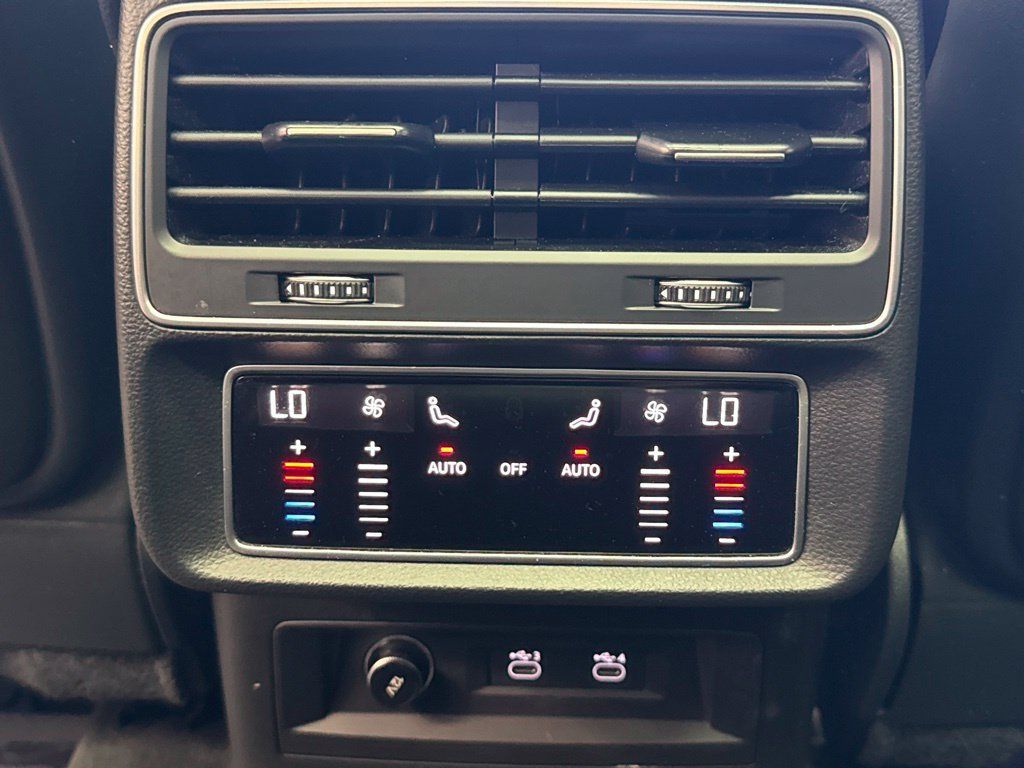 Used 2021 Audi SQ7 Premium Plus AWD/4WD image 24
