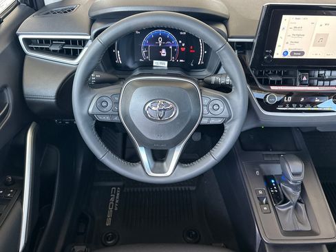 New 2026 Toyota Corolla Cross LE FWD image 15