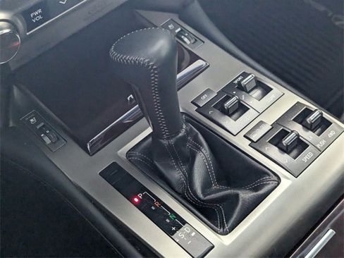 Used 2017 Lexus GX 460 Luxury image 25