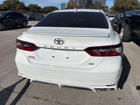 Used 2023 Toyota Camry SE image 6