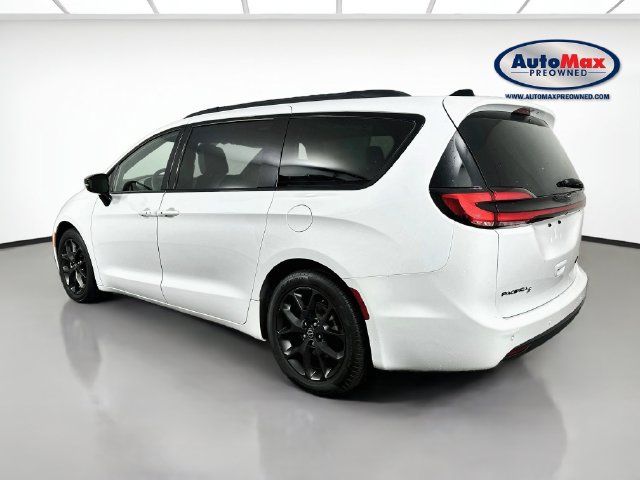 Used 2025 Chrysler Pacifica Limited FWD image 6