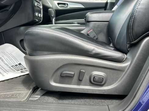 Used 2019 Nissan Pathfinder SL AWD/4WD image 35