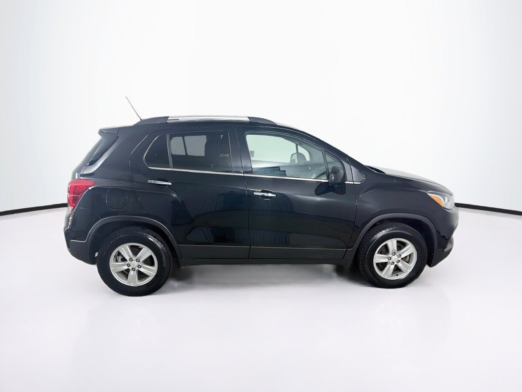 Used 2019 Chevrolet Trax LT w/ LT Convenience Package AWD/4WD image 4