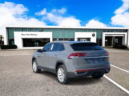 Used 2022 Volkswagen Atlas Cross Sport SE image 6