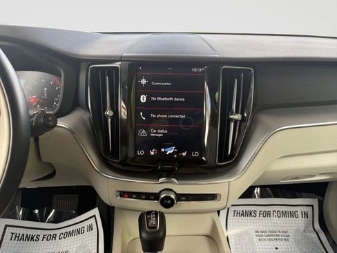 Used 2018 Volvo XC60 T5 Momentum w/ Vision Package AWD/4WD image 23