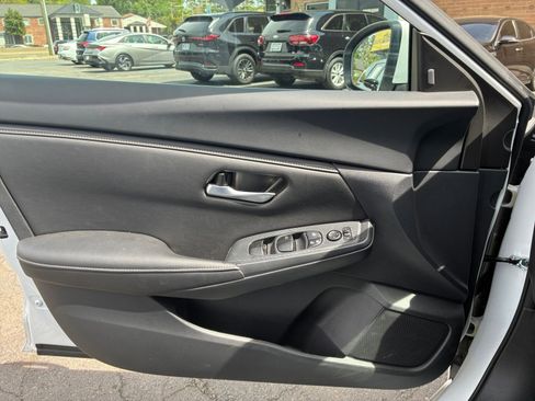 Used 2025 Nissan Sentra SV image 18