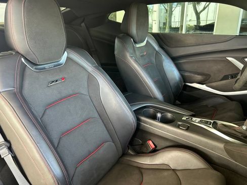 Used 2021 Chevrolet Camaro ZL1 RWD image 26
