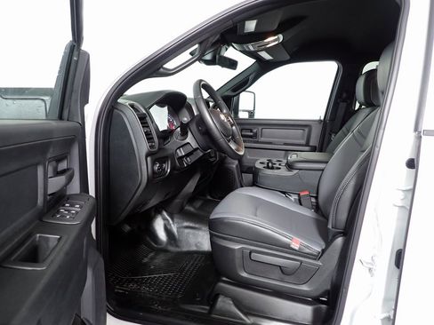 New 2026 RAM 3500 Tradesman w/ Chrome Appearance Group A image 15