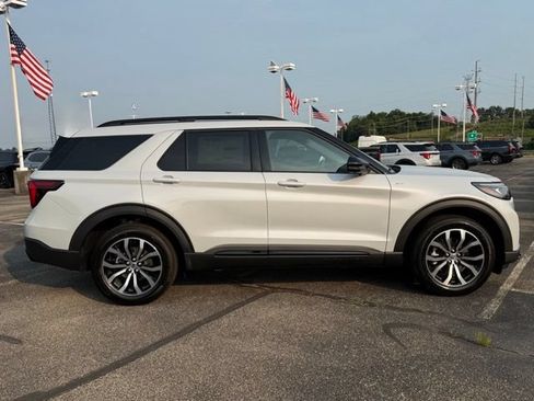 New 2026 Ford Explorer ST-Line AWD/4WD image 4
