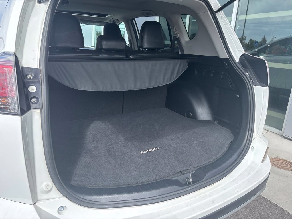 Used 2017 Toyota RAV4 XLE w/ Carpet Mat Package AWD/4WD image 21