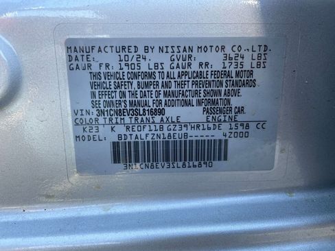 Used 2025 Nissan Versa SV image 32