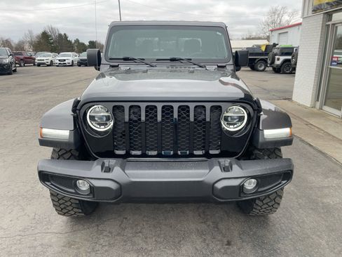 Used 2022 Jeep Gladiator Sport image 8